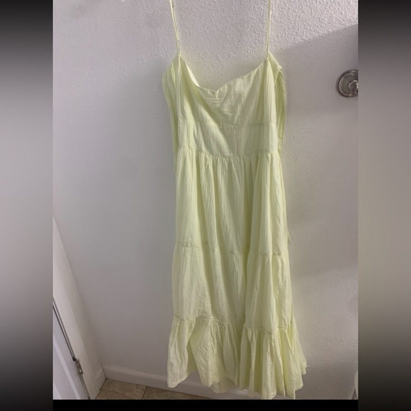 Green dress - Picture 1 of 8